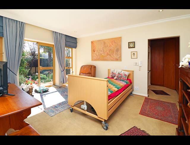 2 BEDROOM HOUSE FOR SALE IN OAKLANDS